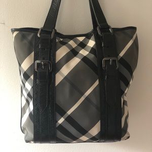 Authentic Burberry Victoria Tote Beat Check